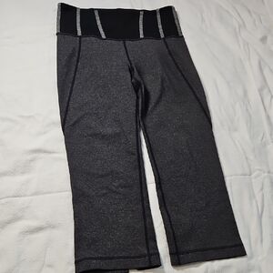 Lululemon Athletica Black and Gray Capris